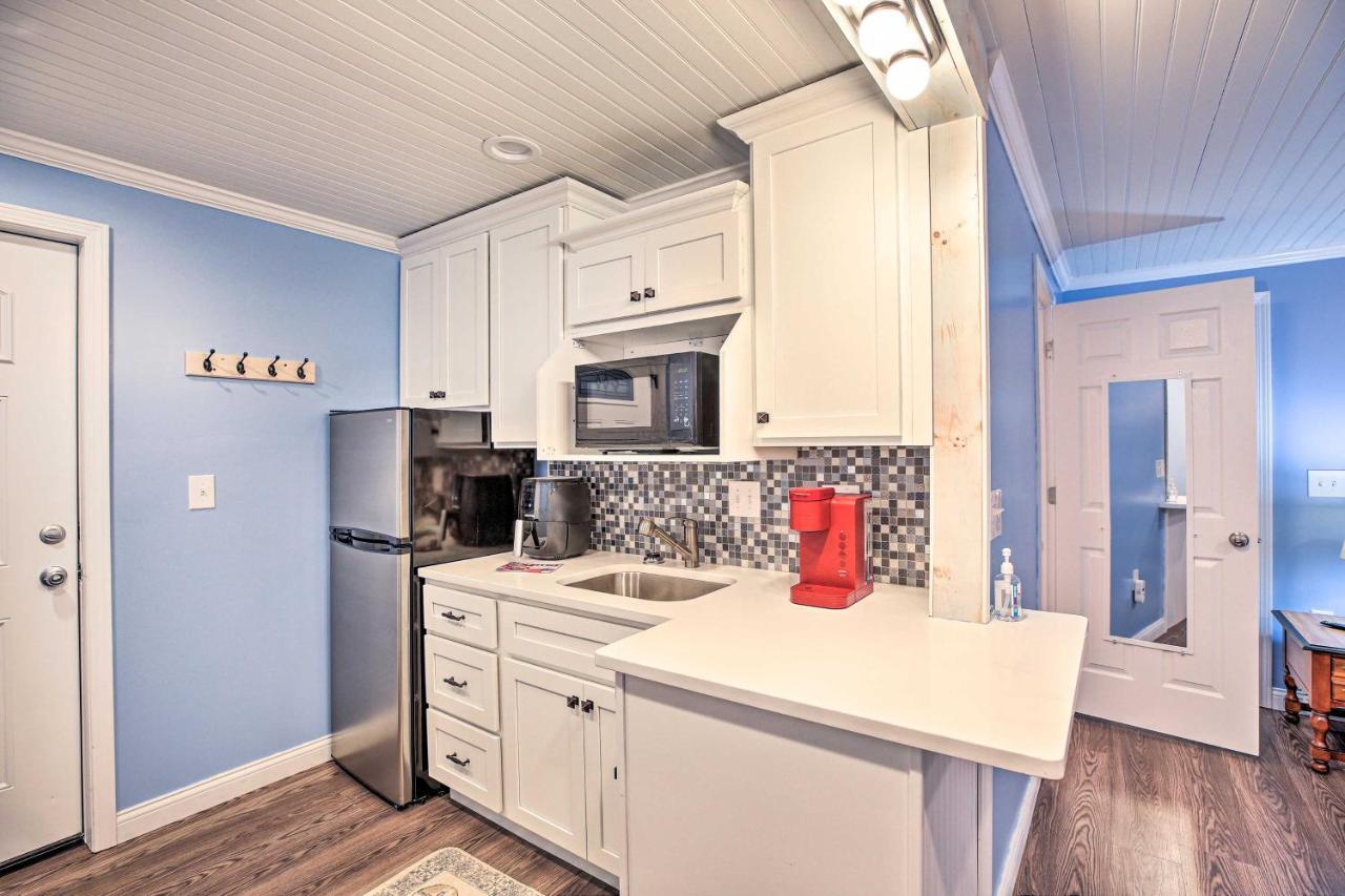 Updated Williamstown Apartment With Kitchen! Ngoại thất bức ảnh