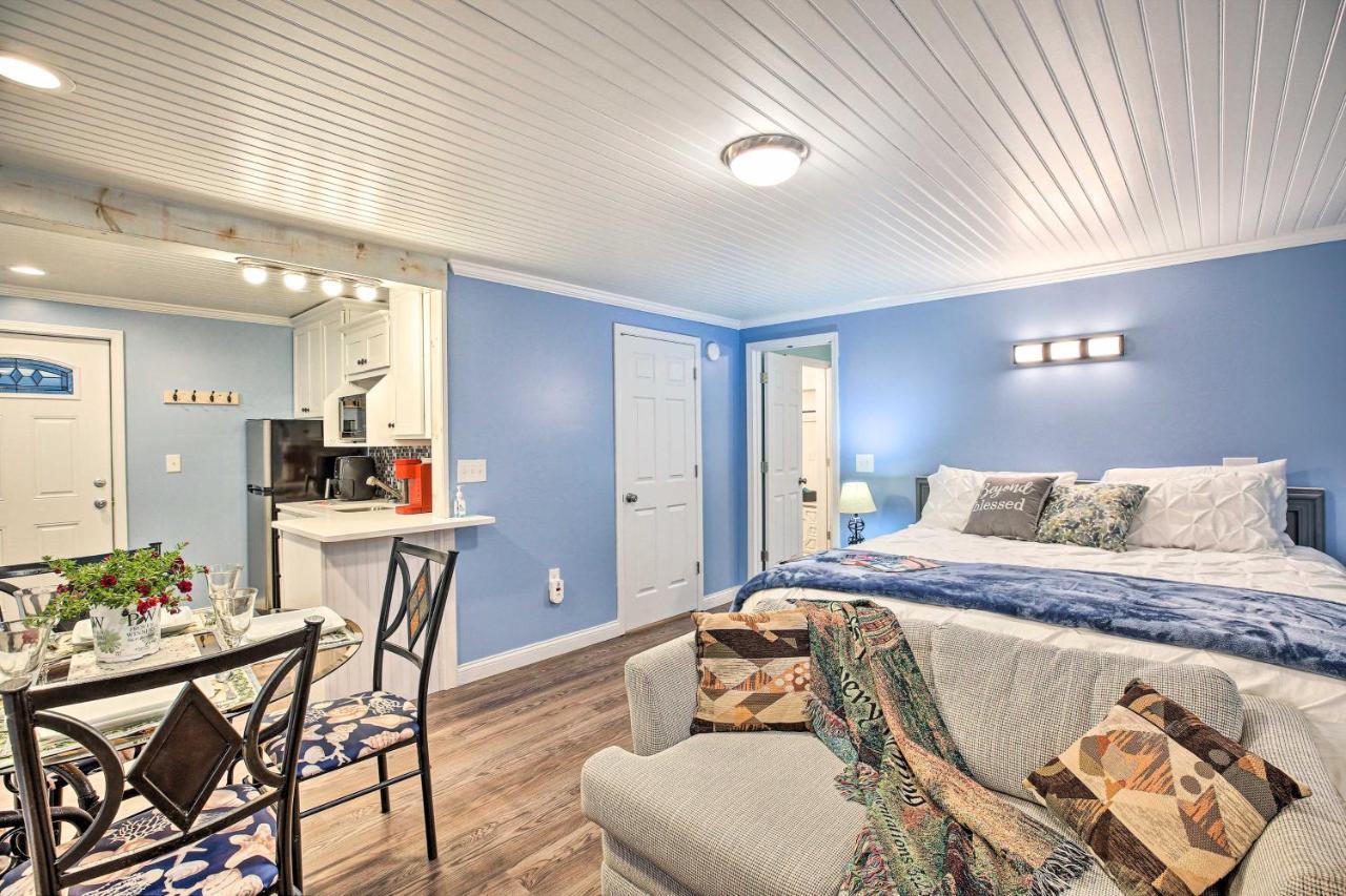 Updated Williamstown Apartment With Kitchen! Ngoại thất bức ảnh