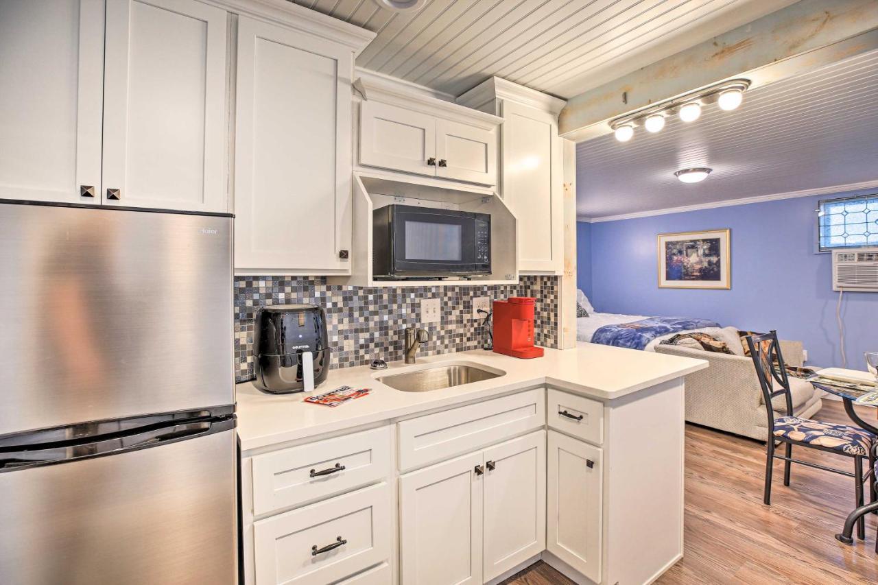 Updated Williamstown Apartment With Kitchen! Ngoại thất bức ảnh