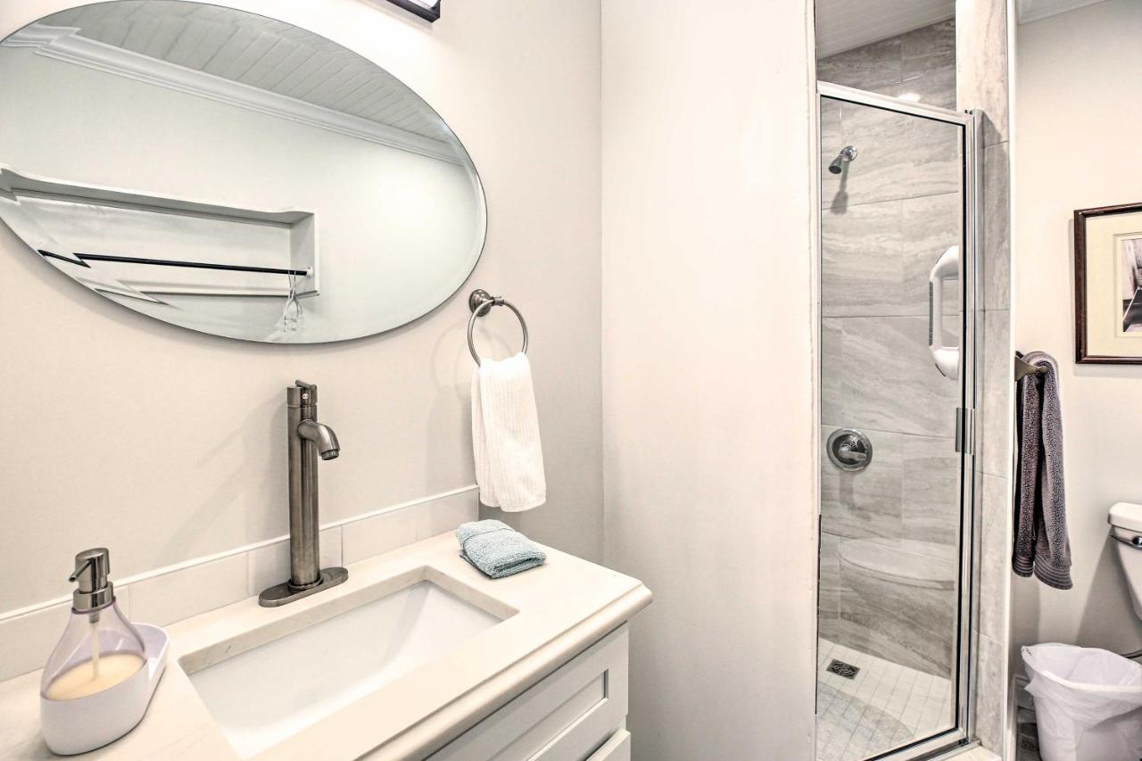 Updated Williamstown Apartment With Kitchen! Ngoại thất bức ảnh